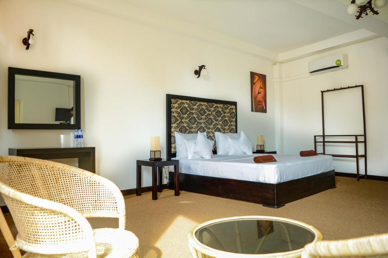L&D Stay Inn Hikkaduwa Exterior photo